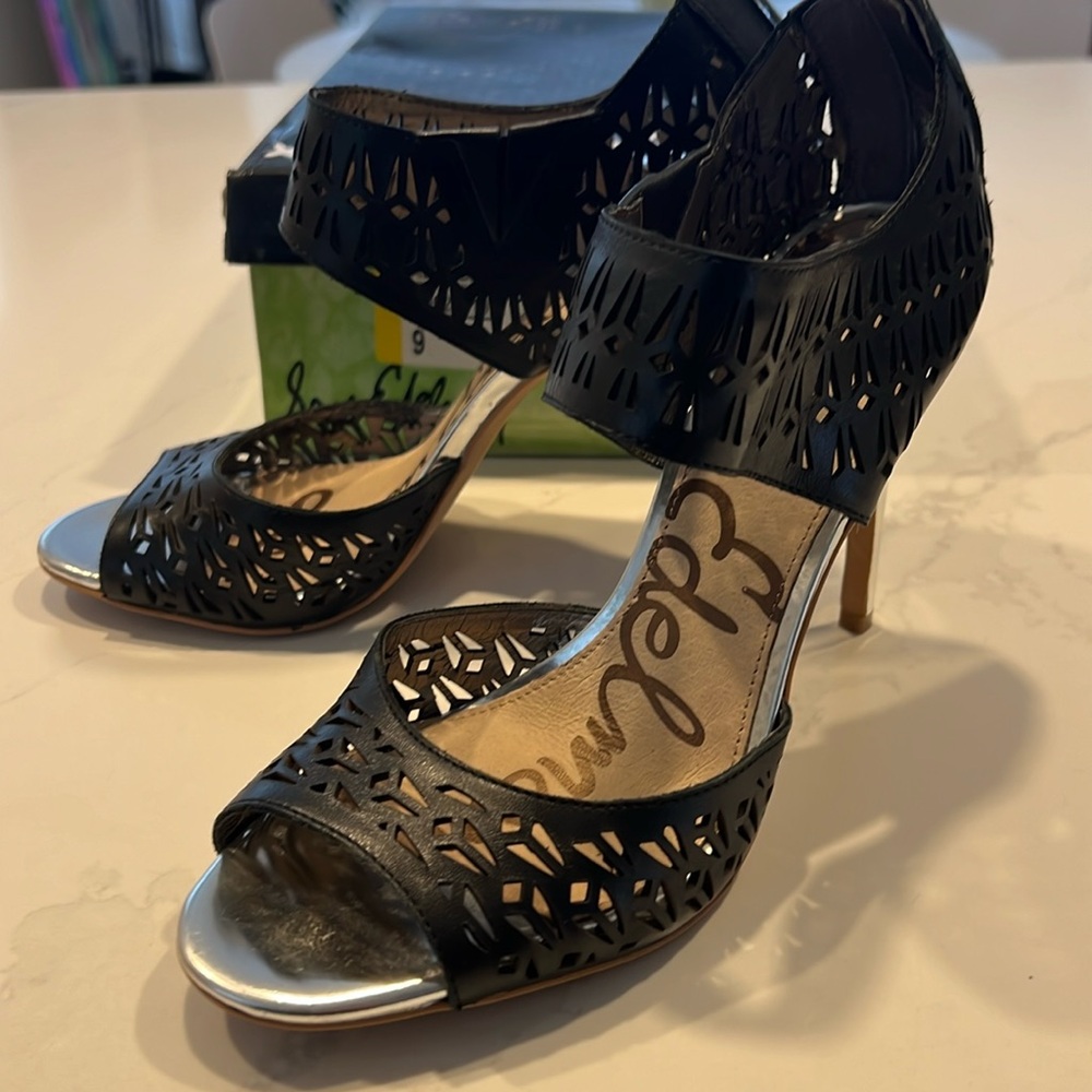 Sam Edelman size 9 black shoes with silver heels
